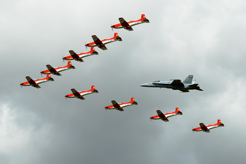132_Fairford RIAT_PC-7 Team na Pilatus PC-7.jpg